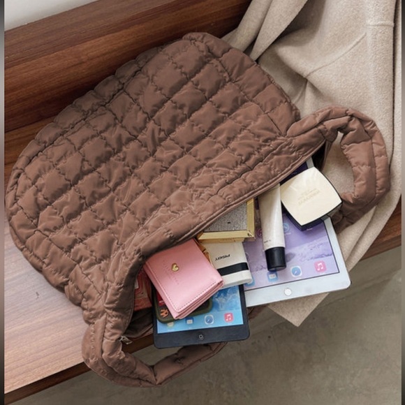 NEW Brown Quilted Zipper Large Shoulder Bag in Coffee - Picture 4 of 6